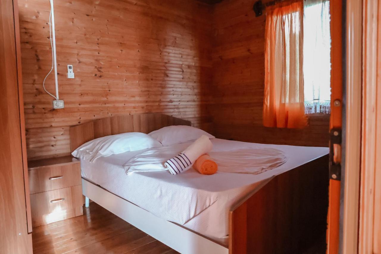 Plazhi Gjeneralit - Small Cabins - Bungalows - Apartaments - Villas - Suite Kavaje Exterior foto