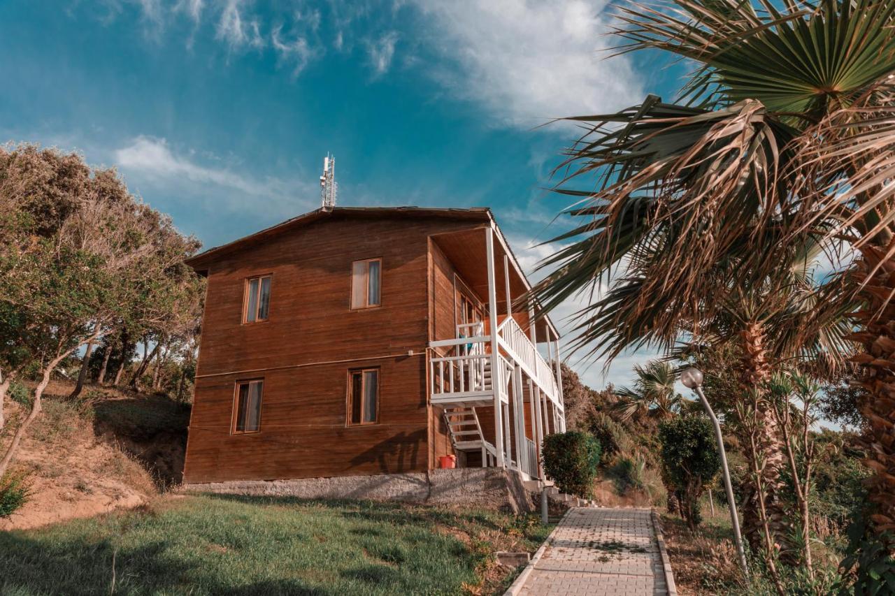 Plazhi Gjeneralit - Small Cabins - Bungalows - Apartaments - Villas - Suite Kavaje Exterior foto